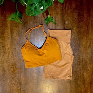 NVGTN SET Sports Bra and Contour Shorts Orange